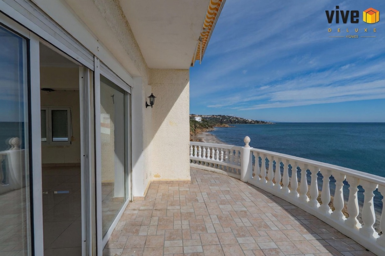 Chalet avec accès direct à la plage à Sotogrande — Terrasse mer