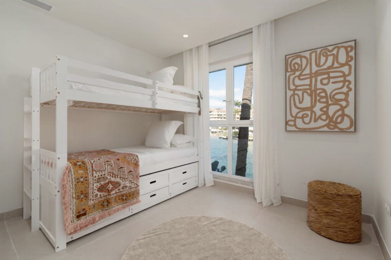 Chalet avec accès direct à la plage à Sotogrande — Chambre