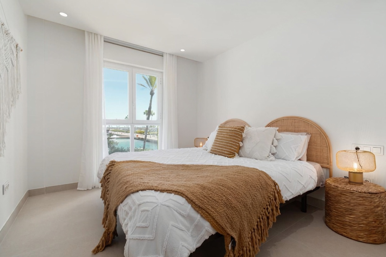 Beachfront flat in Sotogrande — Living room