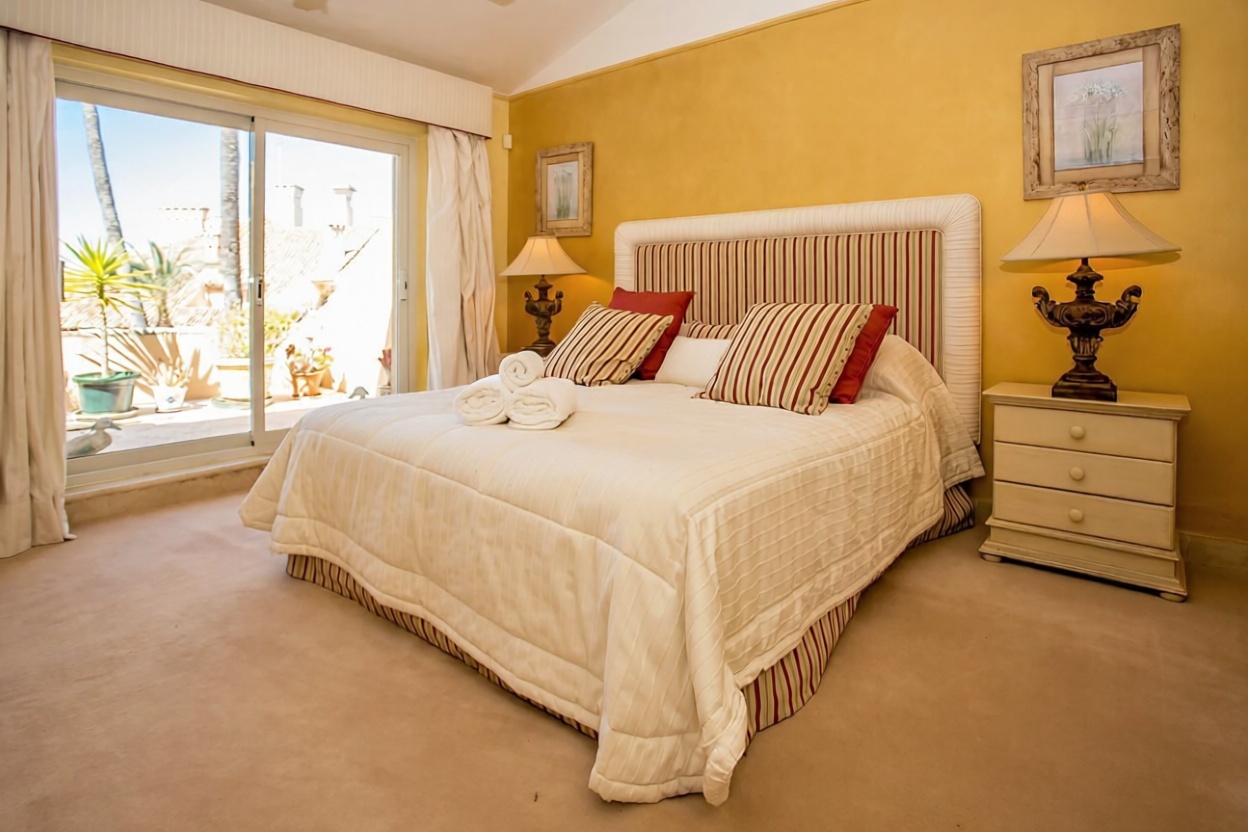 Appartement en attique en première ligne de mer à Sotogrande — Chambre
