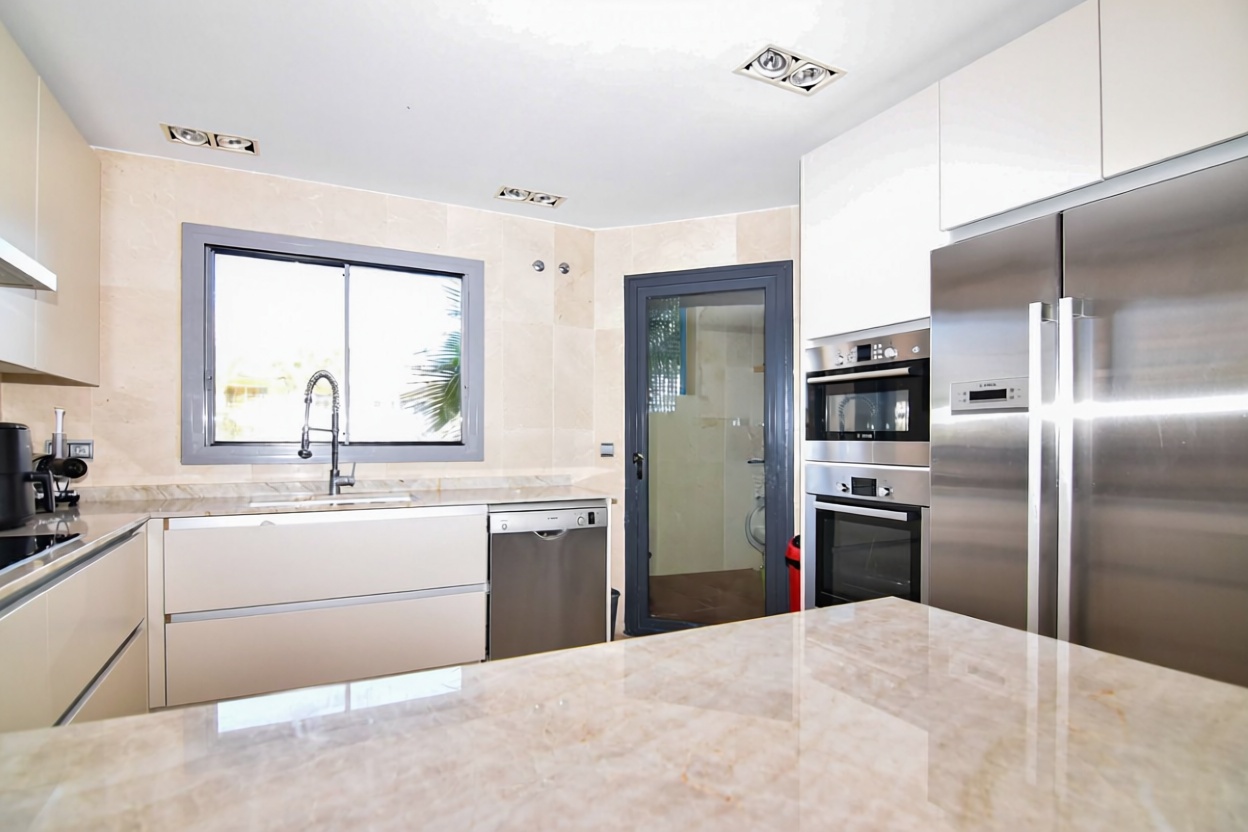 Appartement en première ligne de plage à Sotogrande — Cuisine