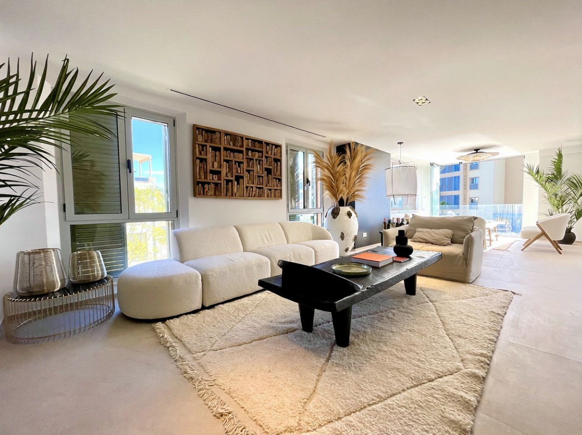 Wohnung in erste Strandlinie in Sotogrande — Wohnzimmer