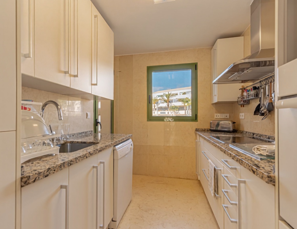 Wohnung in erste Strandlinie in Sotogrande — Küche