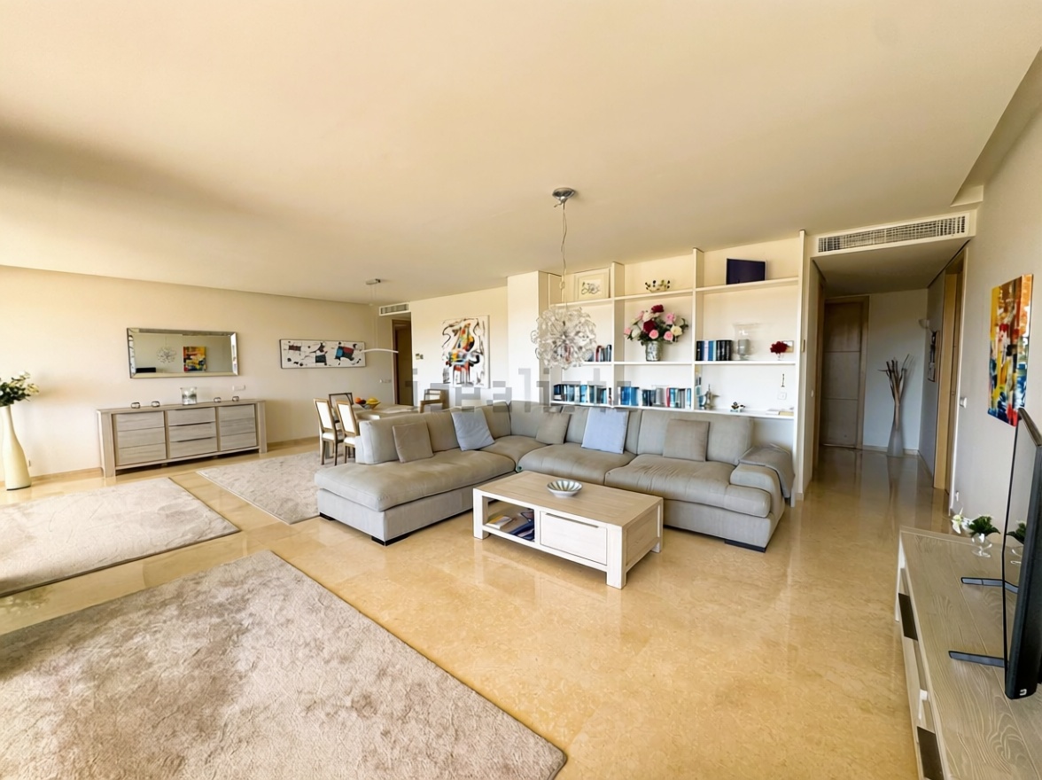 Appartement en première ligne de plage à Sotogrande — Séjour