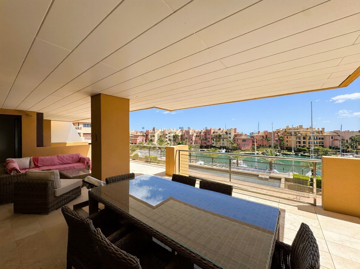 Appartement en première ligne de plage à Sotogrande — Terrasse mer