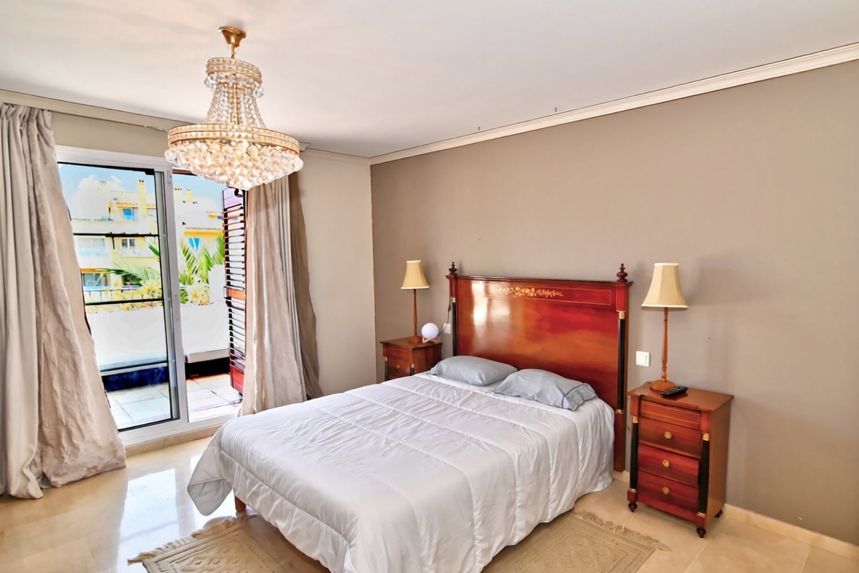 Seafront attic in Sotogrande — Bedroom