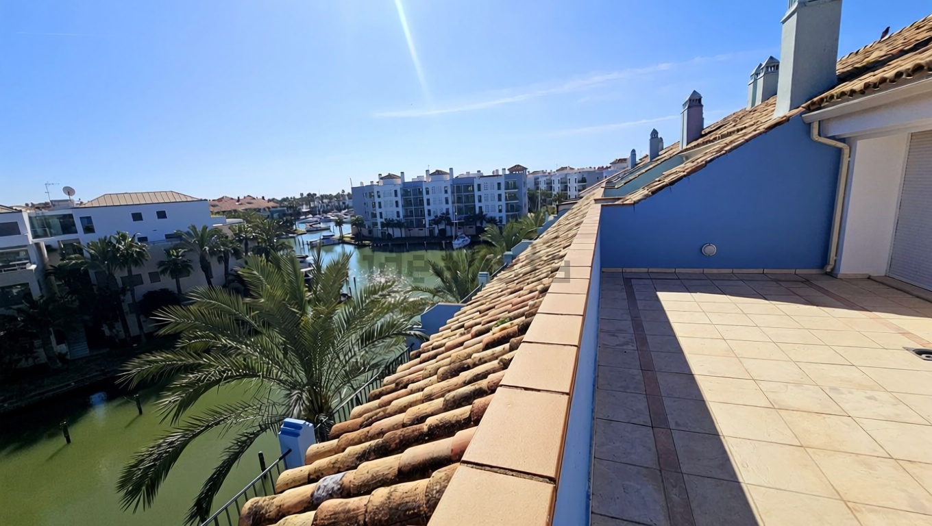 Appartement en attique en première ligne de mer à Sotogrande
