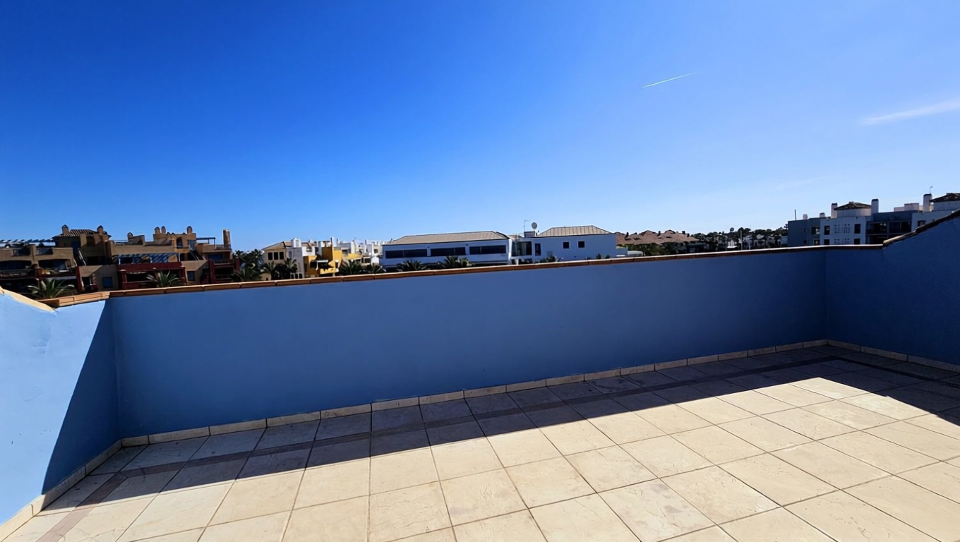 Appartement en attique en première ligne de mer à Sotogrande — Terrasse mer