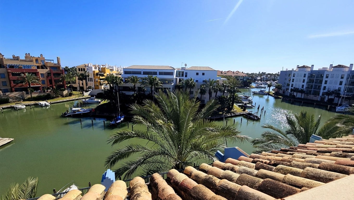 Duplex in erste Strandlinie in Sotogrande — Meerblick