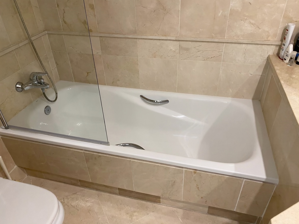 Wohnung in erste Strandlinie in Sotogrande — Bad