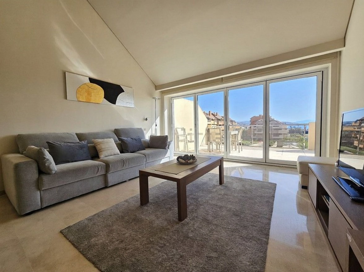 Wohnung in erste Strandlinie in Sotogrande — Wohnzimmer