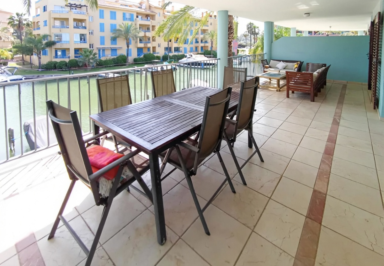 Wohnung in erste Strandlinie in Sotogrande