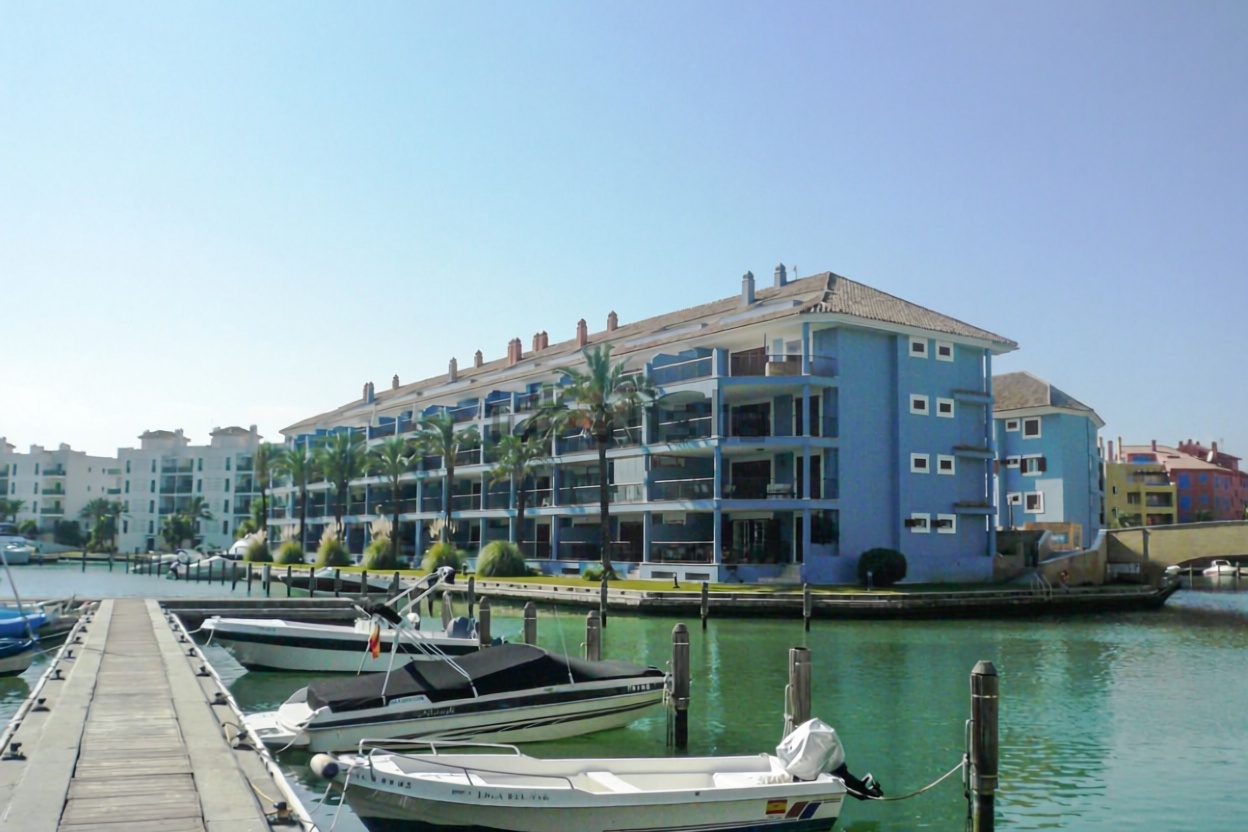 Wohnung in erste Strandlinie in Sotogrande — Pool