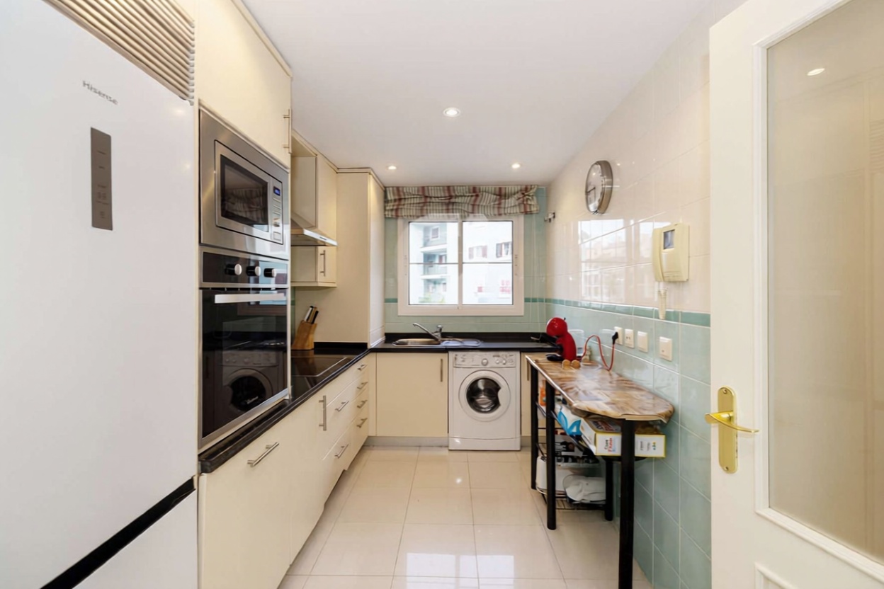 Apartamento em primeira linha de praia em Sotogrande — Quarto