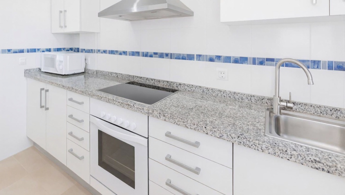 Wohnung in erste Strandlinie in Sotogrande — Küche