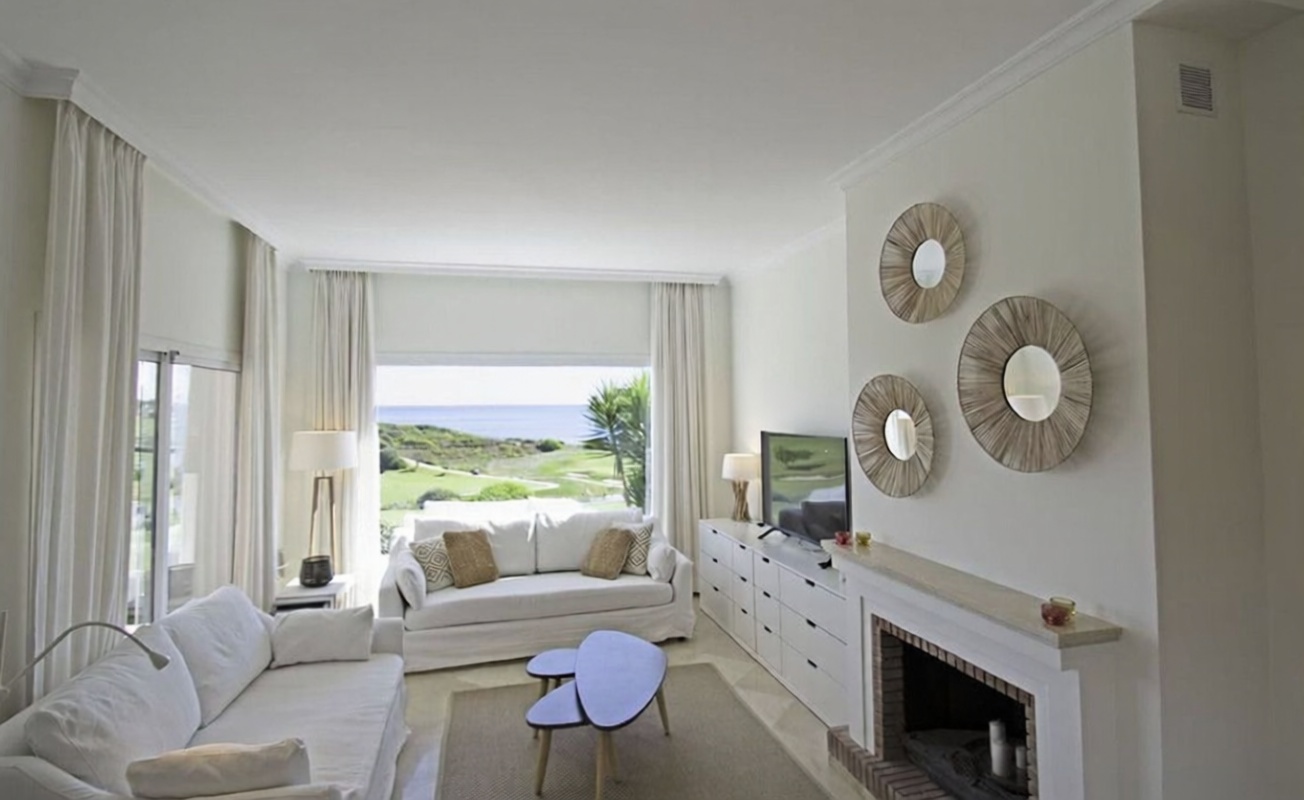 Wohnung in erste Strandlinie in La Alcaidesa — Wohnzimmer