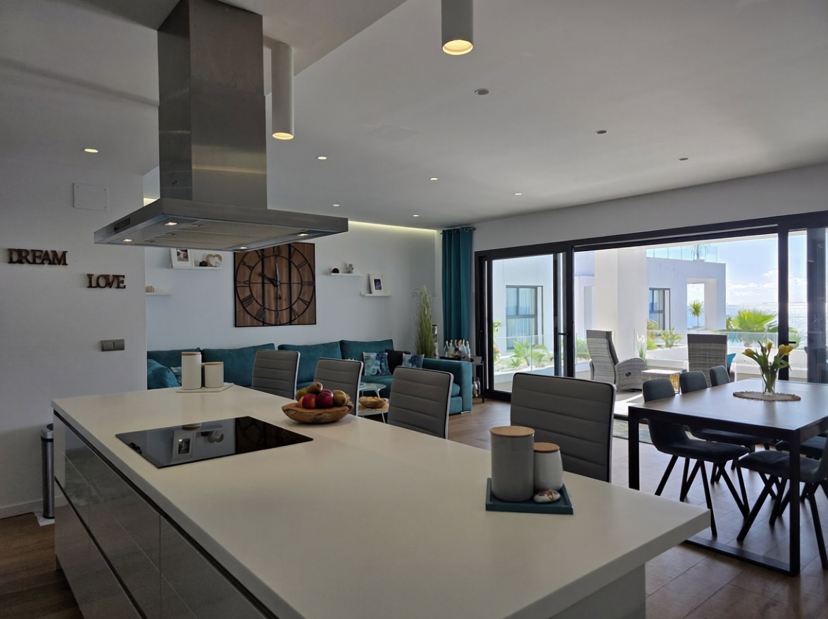 Wohnung in erste Strandlinie in La Alcaidesa — Küche