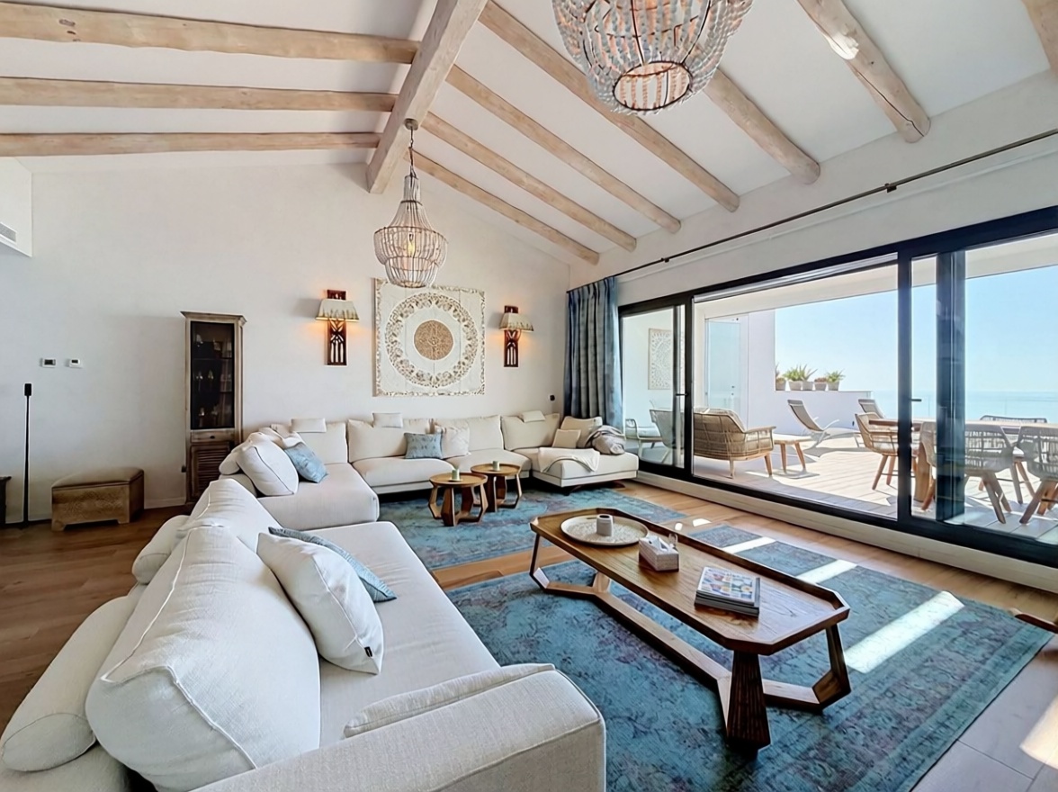 Duplex in erste Strandlinie in La Alcaidesa — Wohnzimmer