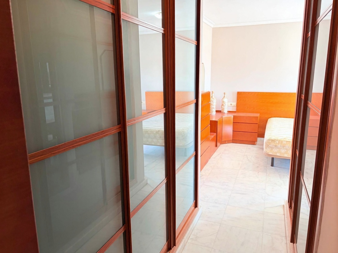 Beachfront flat in La Línea de la Concepción — Bedroom