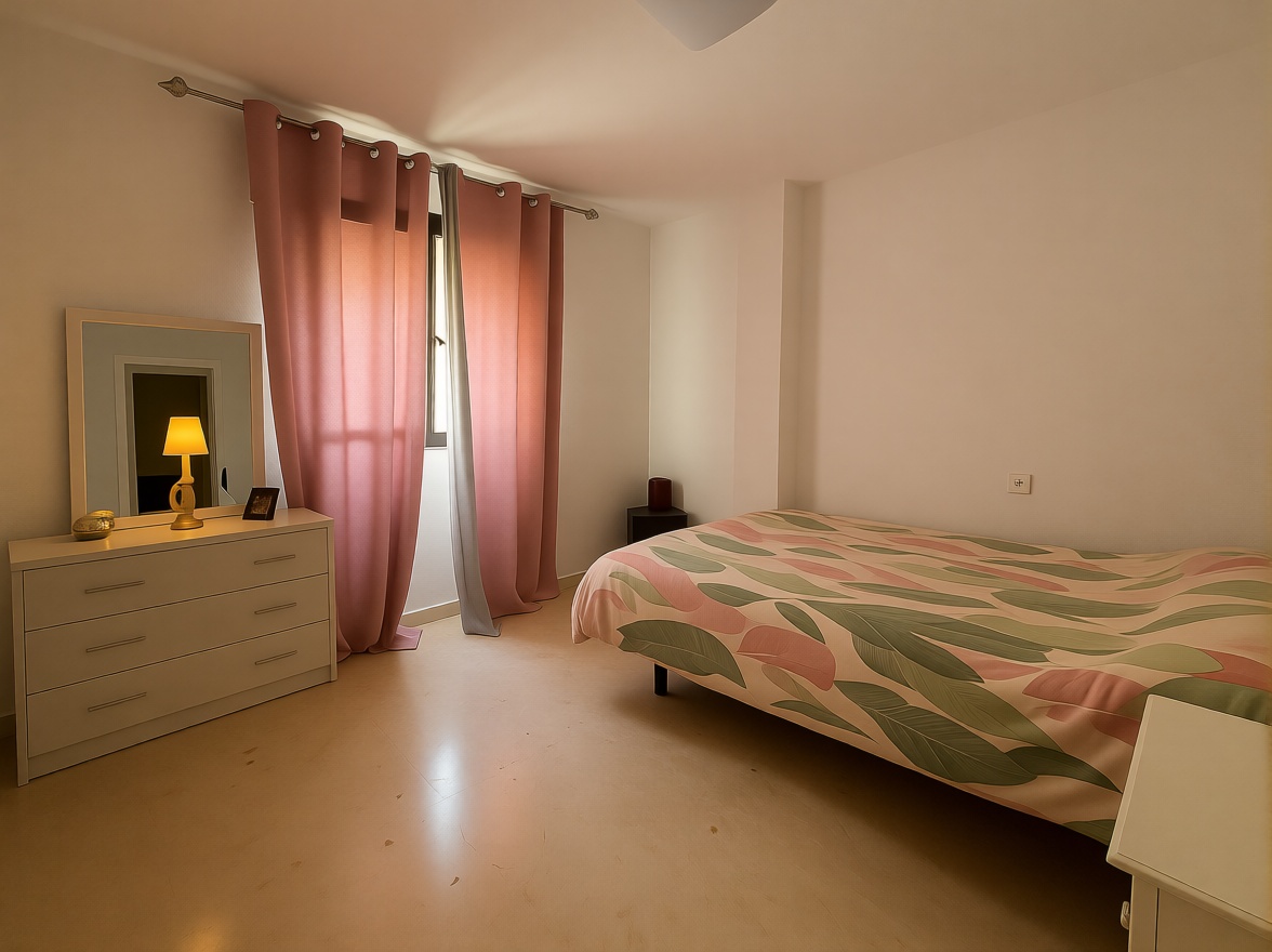 Piso en primera línea de playa en La Pineda — Dormitorio