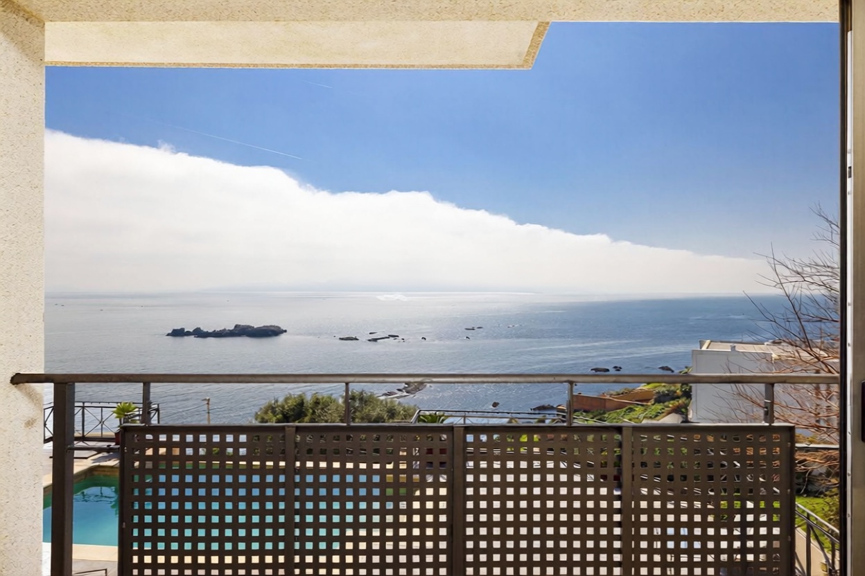 Chalet with direct beach access in Algeciras — Sea view