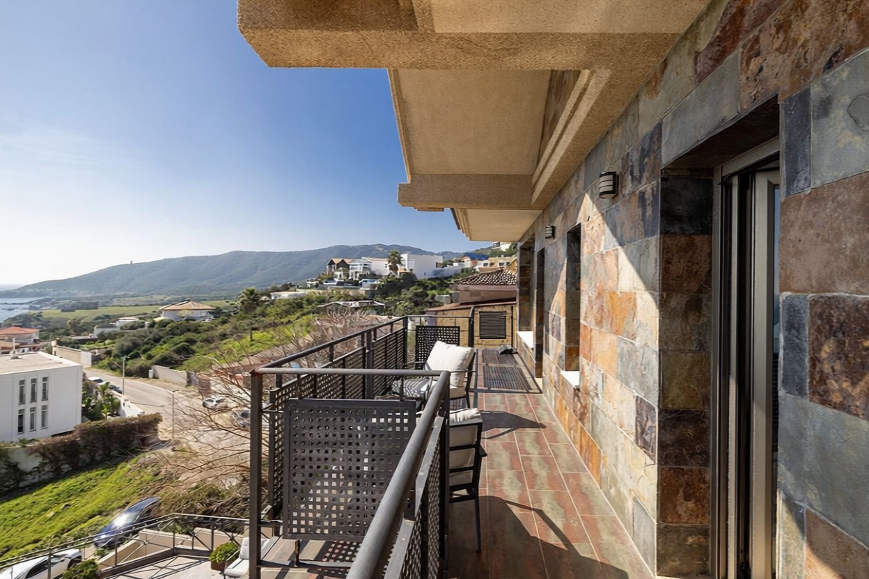 Chalet with direct beach access in Algeciras — Bedroom