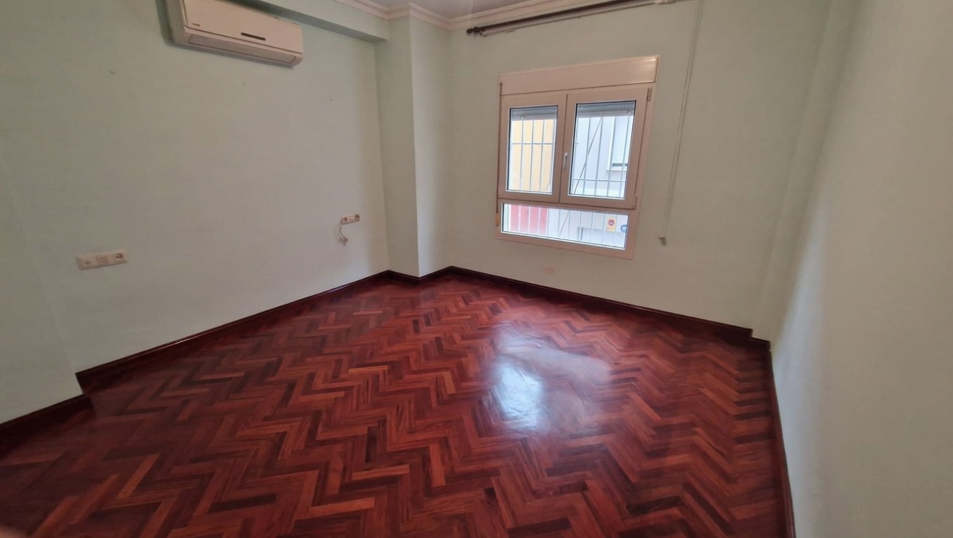 Beachfront flat in Algeciras — Bedroom