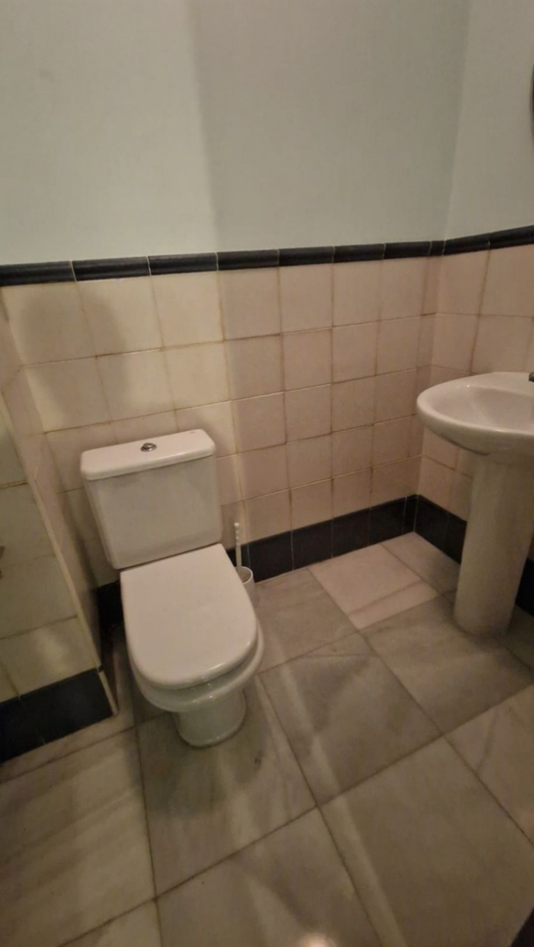 Beachfront flat in Algeciras — Bathroom