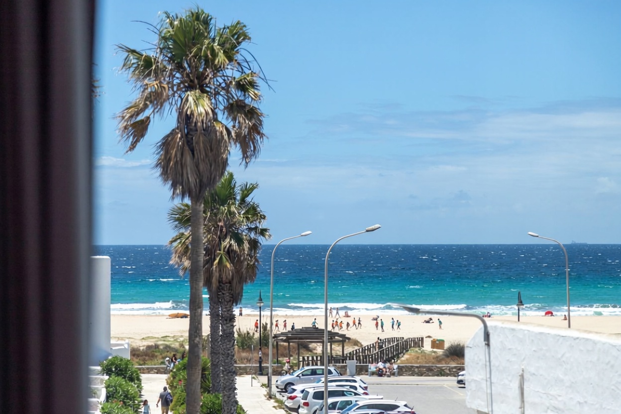 Beachfront flat in Tarifa — Sea view
