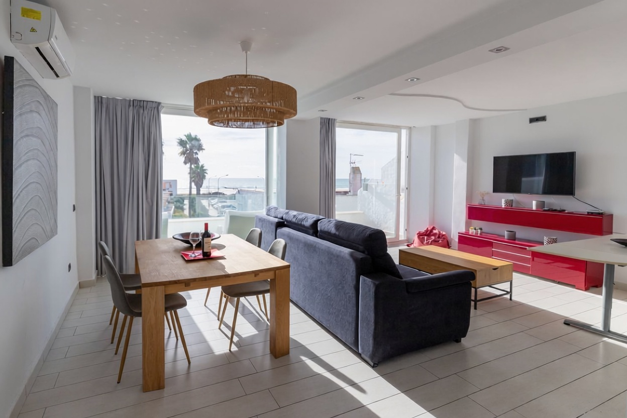 Beachfront flat in Tarifa — Living room