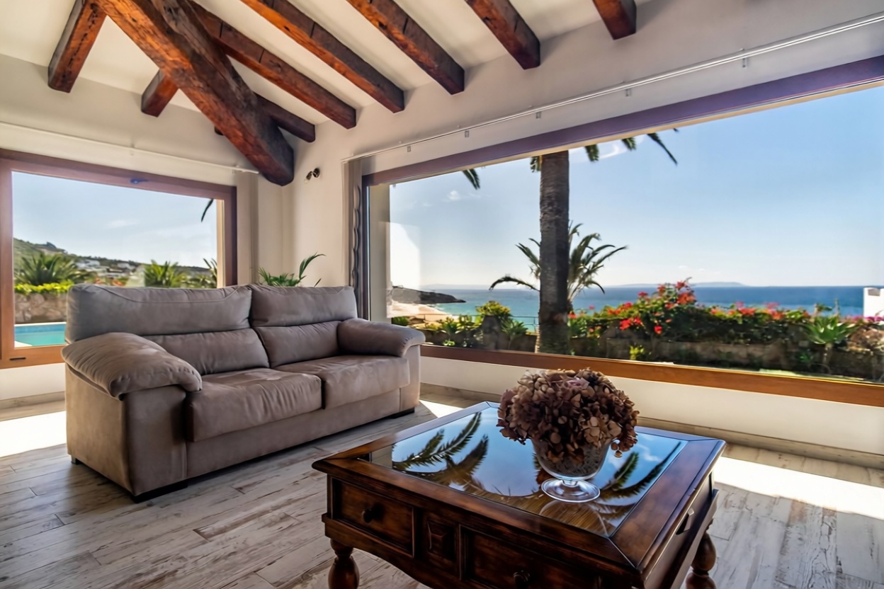 Chalet com acesso direto à praia em Zahara de los Atunes — Sala