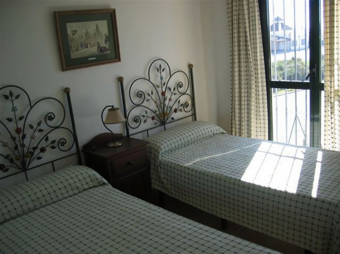 Apartamento em primeira linha de praia em Zahara de los Atunes — Quarto