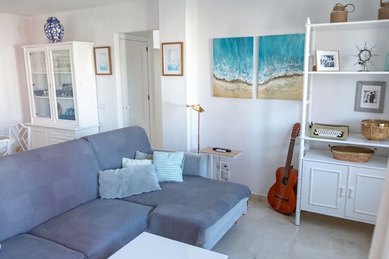 Beachfront flat in Zahara de los Atunes — Living room