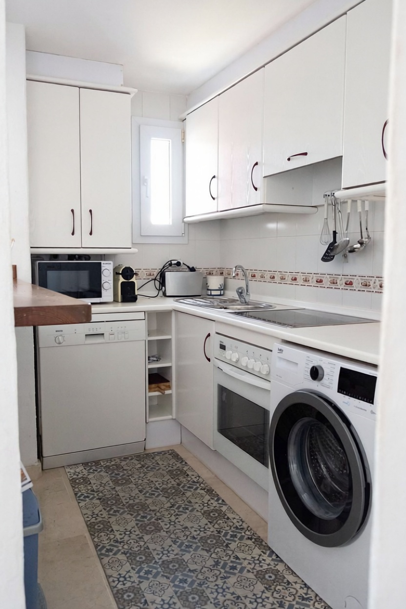 Beachfront flat in Zahara de los Atunes — Kitchen