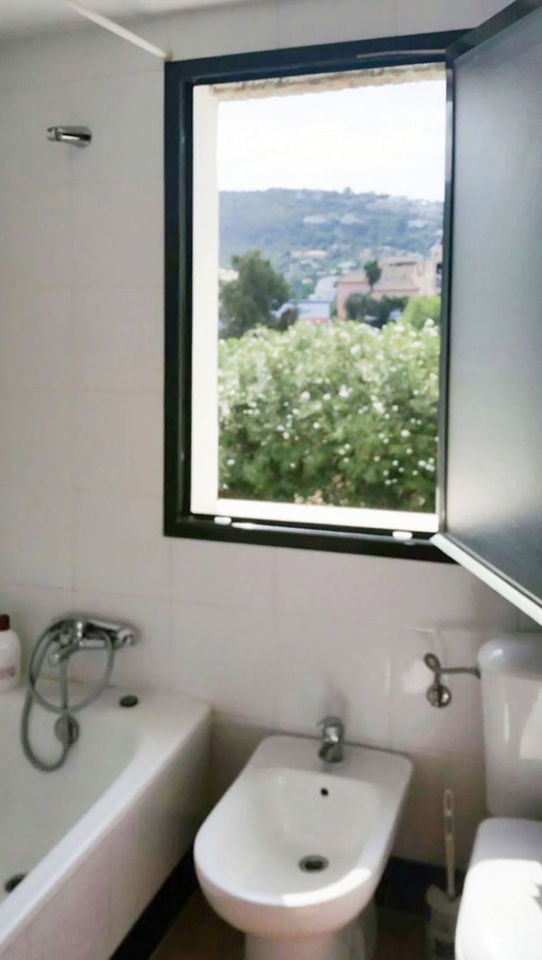 Beachfront flat in Zahara de los Atunes — Bathroom