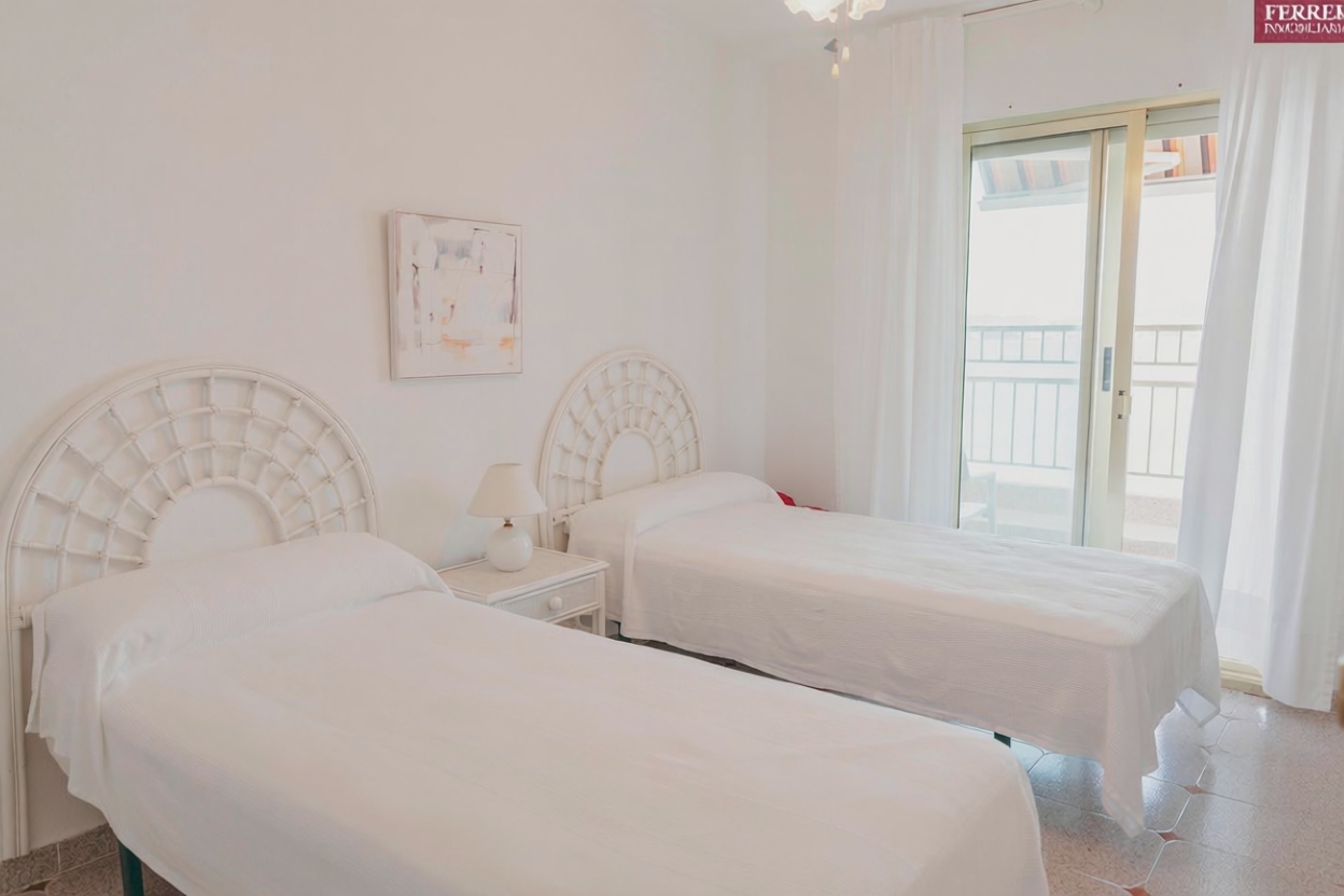 Appartement en première ligne de plage à La Manga del Mar Menor — Chambre