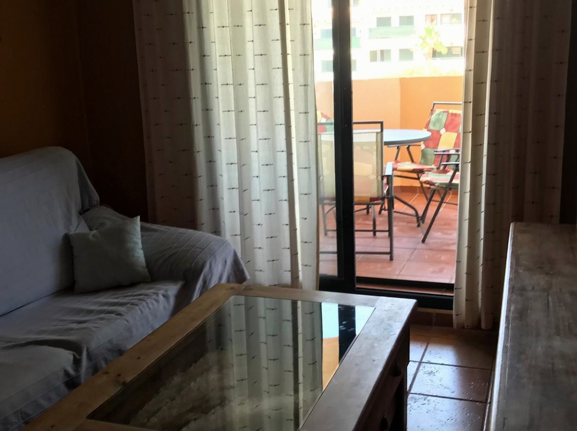 Apartamento em primeira linha de praia em Zahara de los Atunes — Sala
