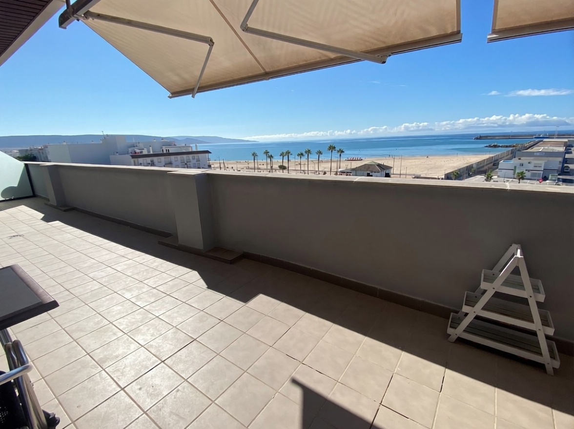 Ático em primeira linha de mar em Barbate