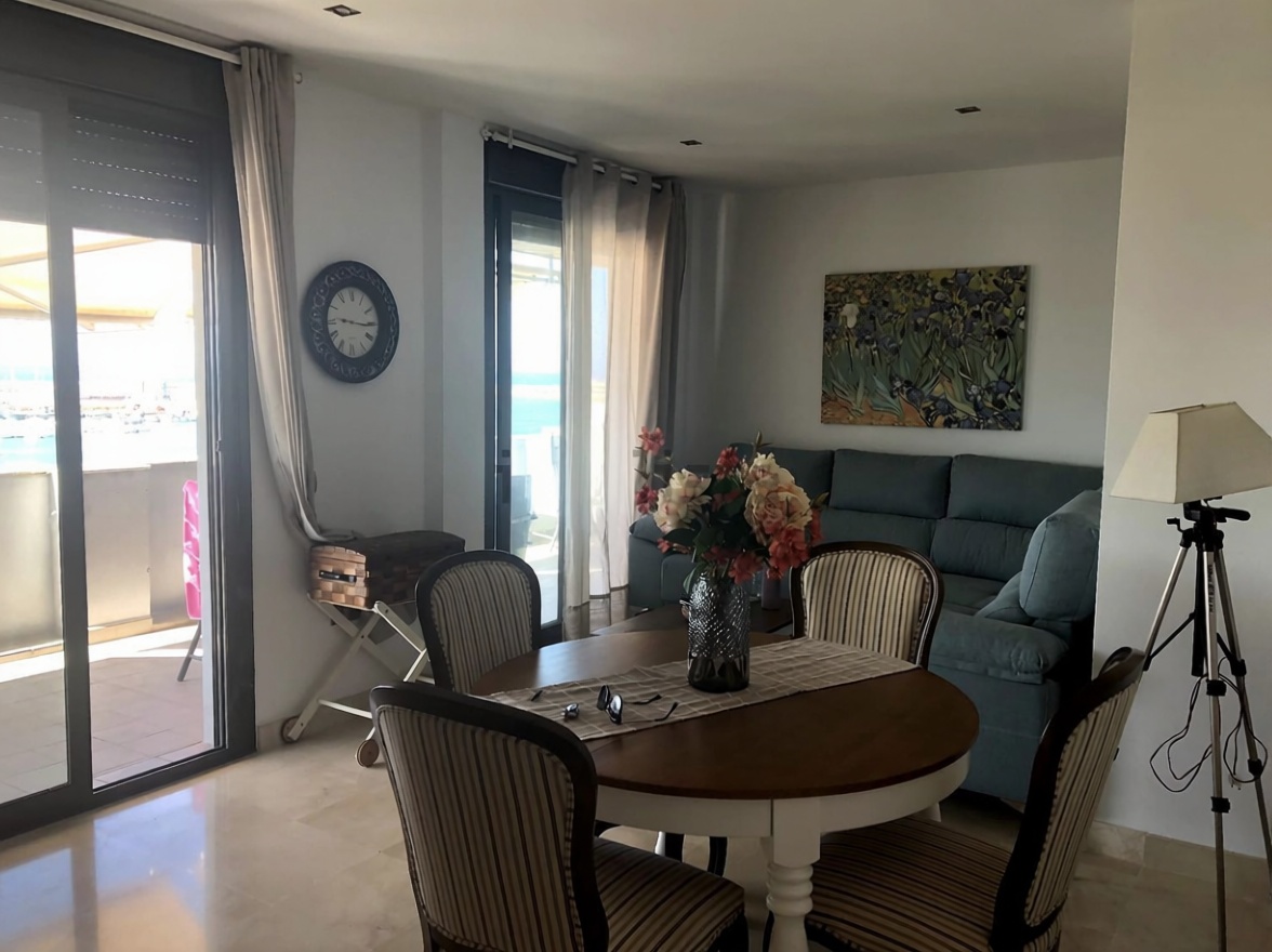 Ático em primeira linha de mar em Barbate — Sala