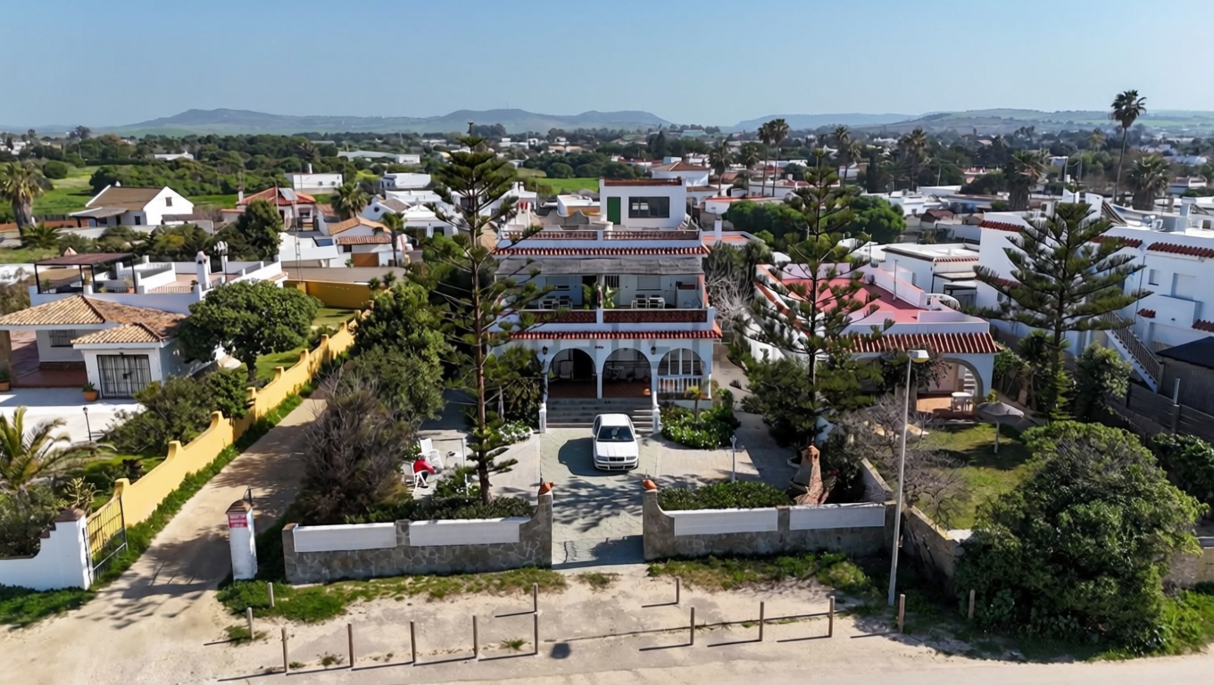 Шале с прямой выход на пляж в Palm Mar — Фасад