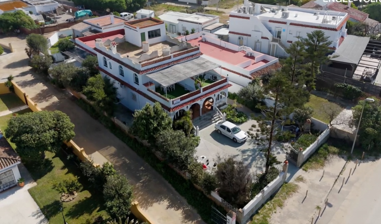 Шале с прямой выход на пляж в Palm Mar — Фасад