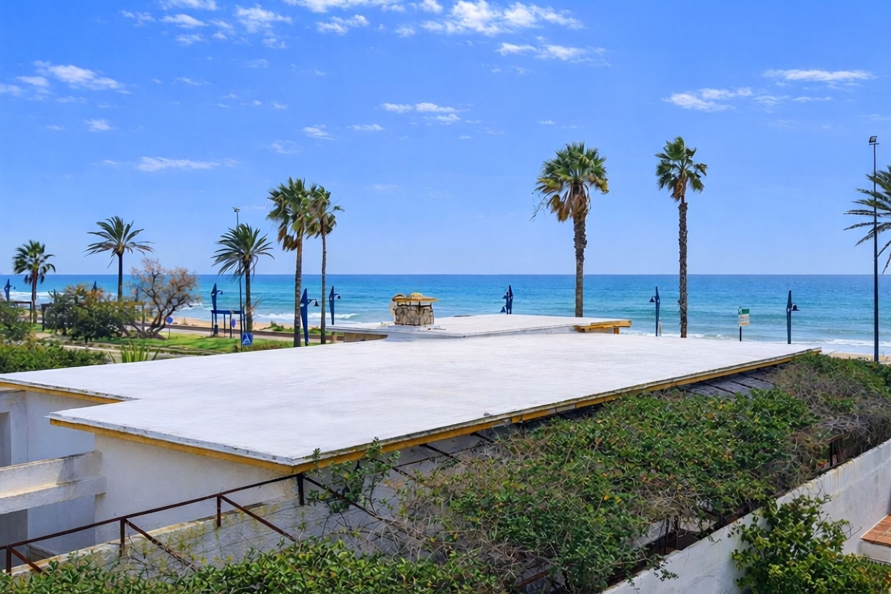 Квартира первая линия пляжа в Chiclana de la Frontera — Морской вид
