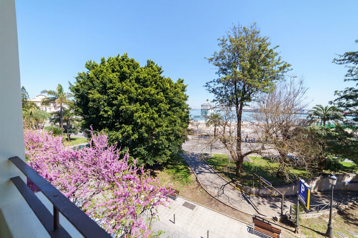 Квартира первая линия пляжа в Cádiz