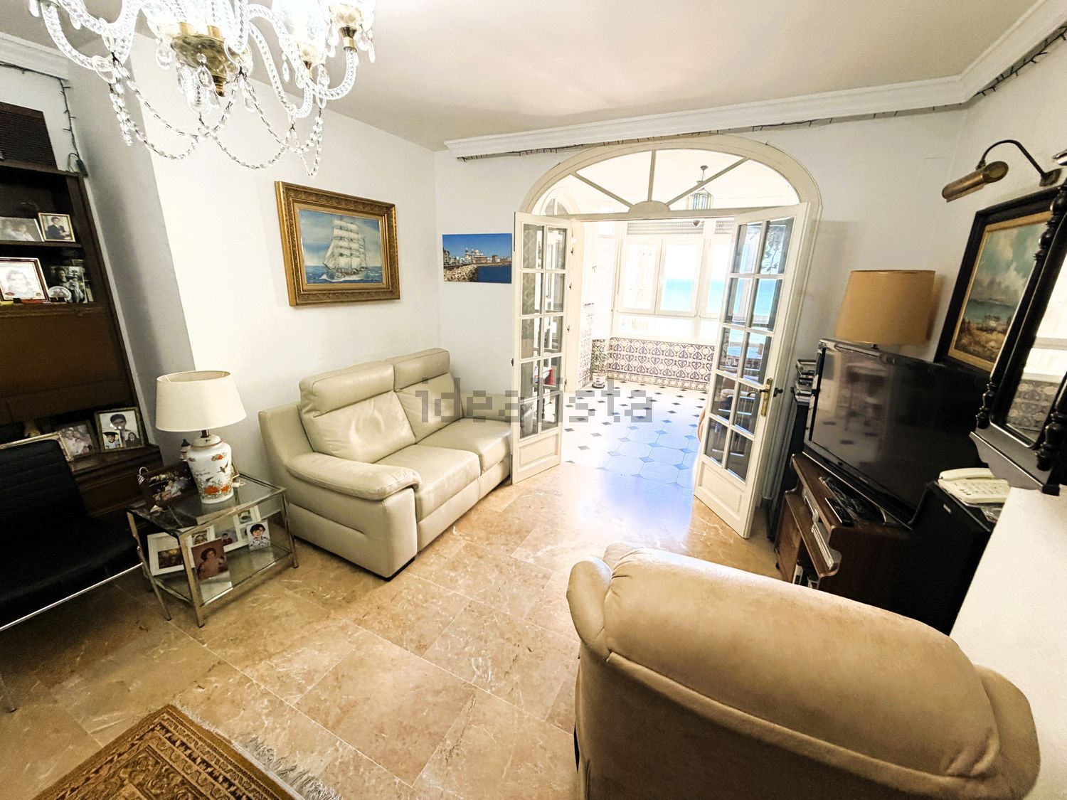 Flat for sale frontline beach in Cádiz