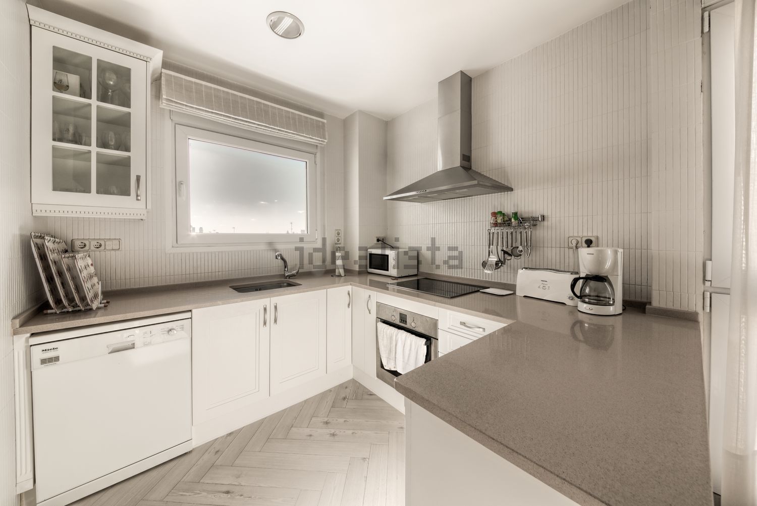 Flat for sale frontline beach in Cádiz
