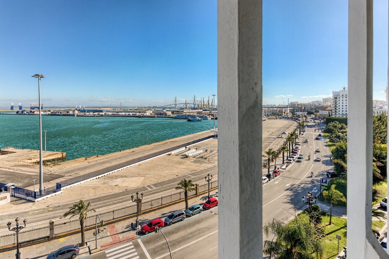 Beachfront flat in Cádiz