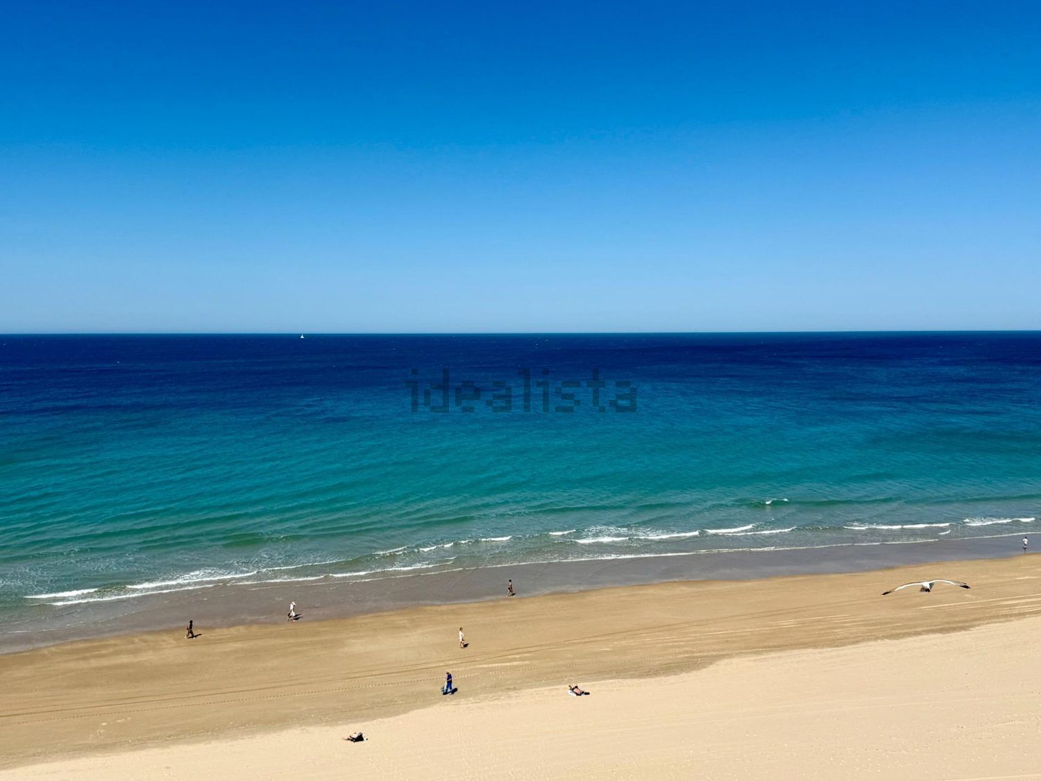 Flat for sale frontline beach in Cádiz