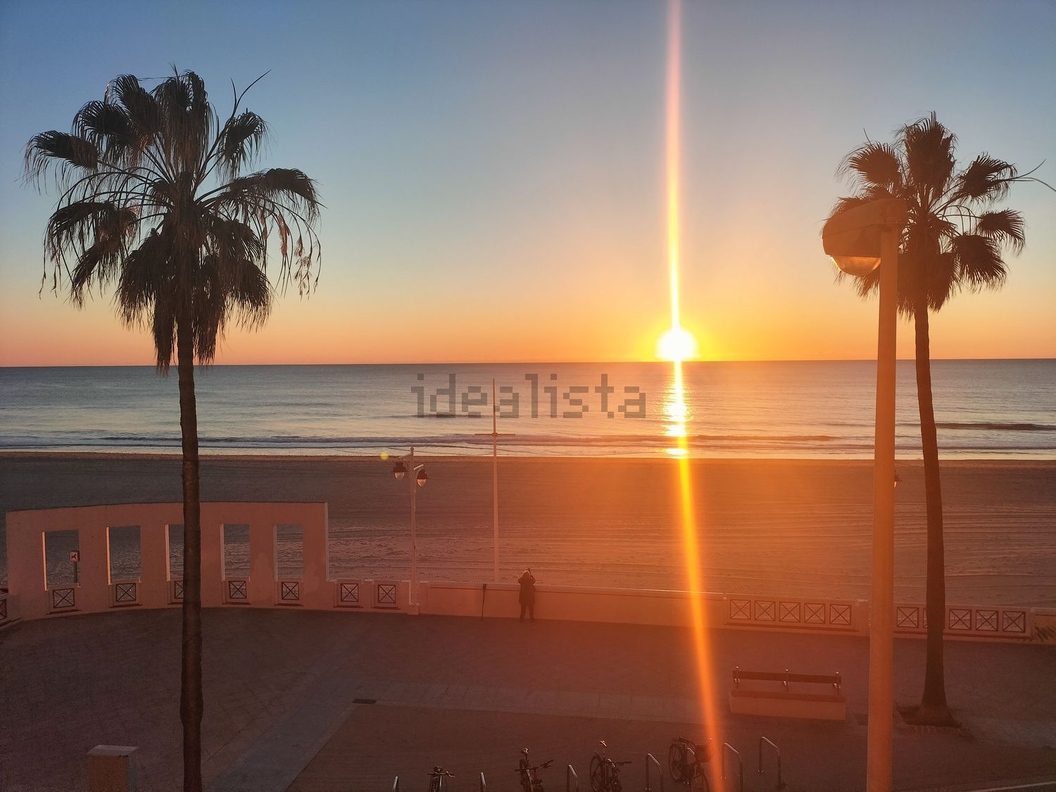 Flat for sale frontline beach in Cádiz