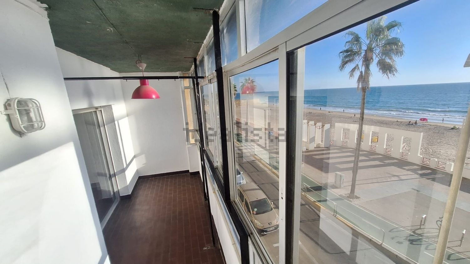 Flat for sale frontline beach in Cádiz