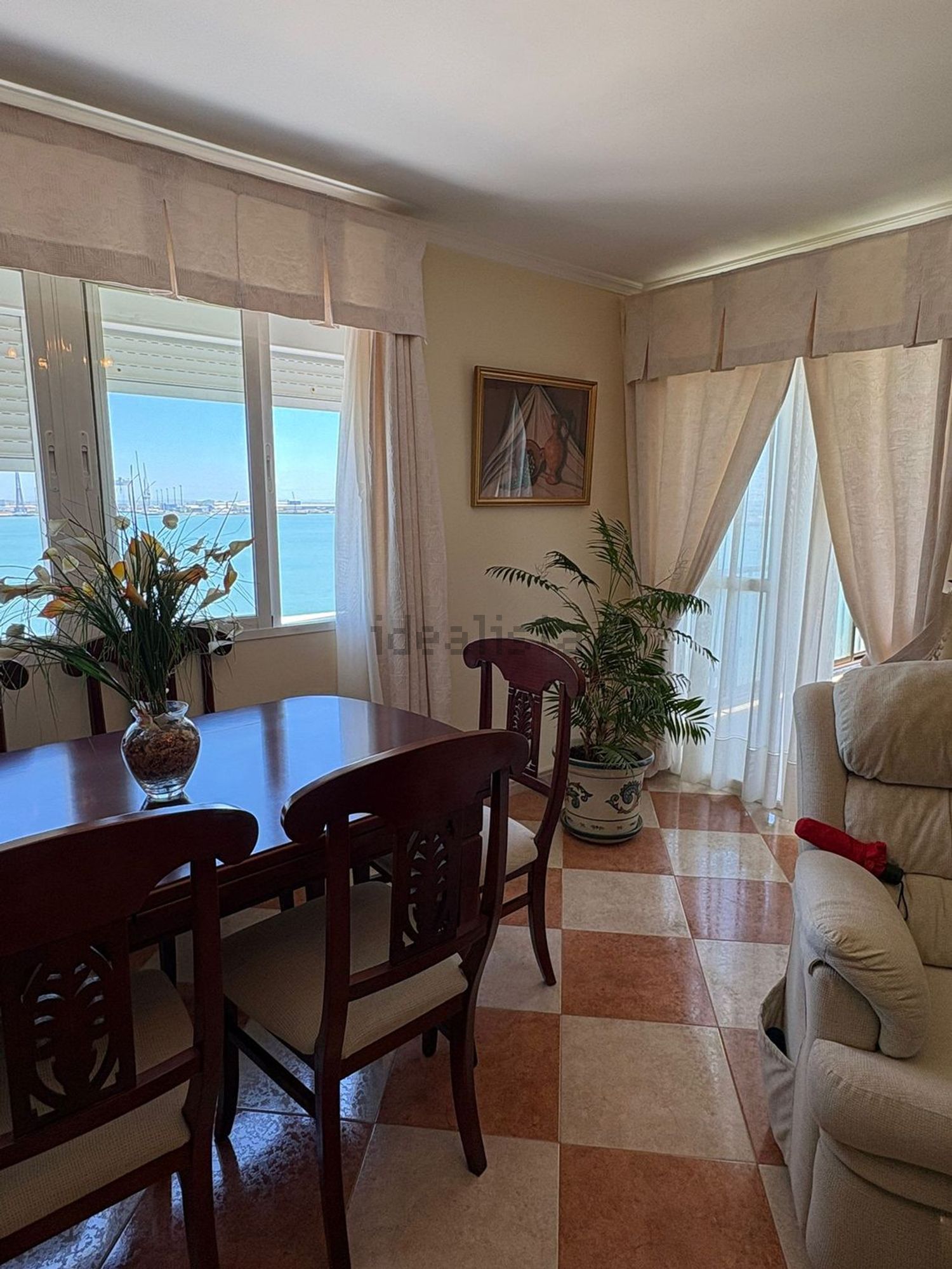 Flat for sale frontline beach in a Guarda